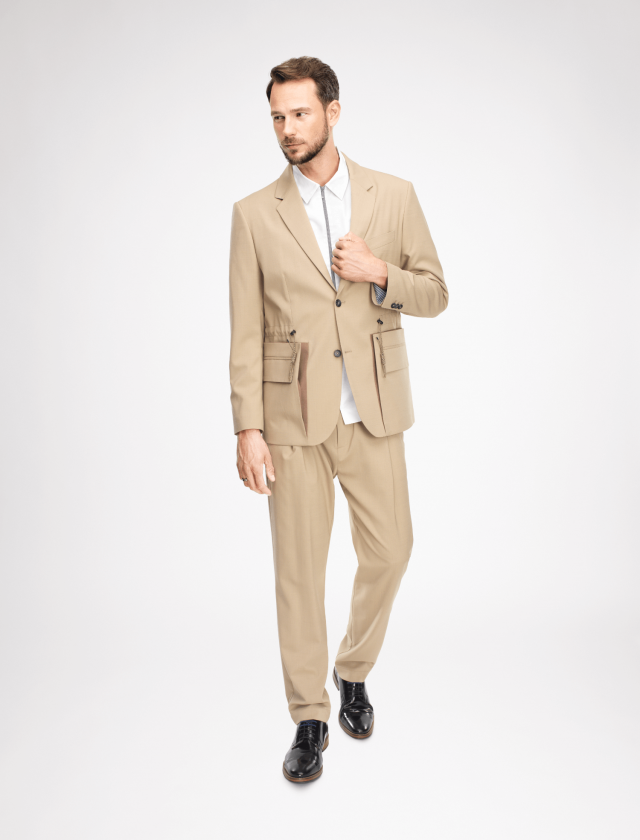 Švarkas su dekoratyvinėmis kišenėmis